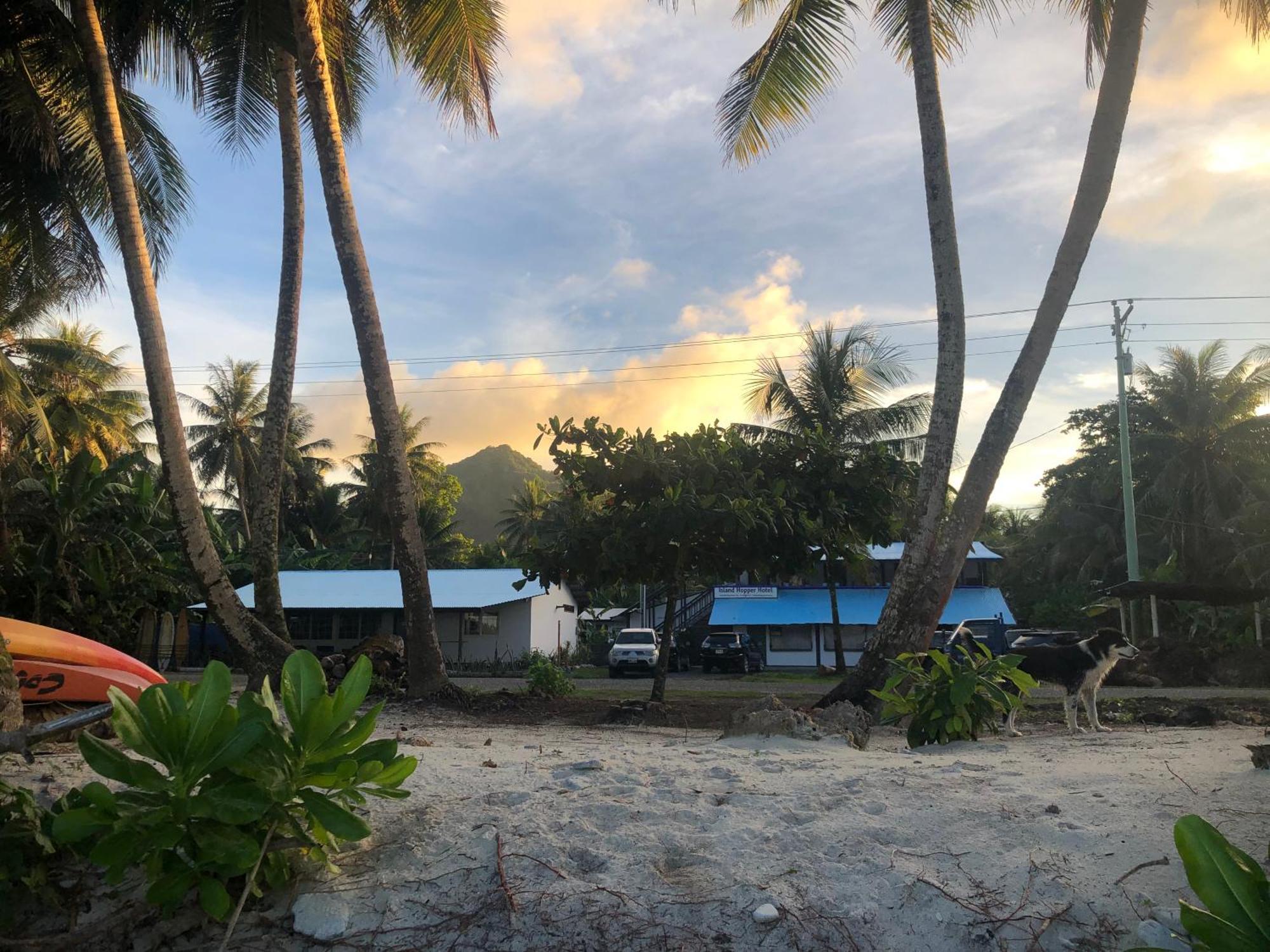 Island Hopper Hotel Yepan Bagian luar foto
